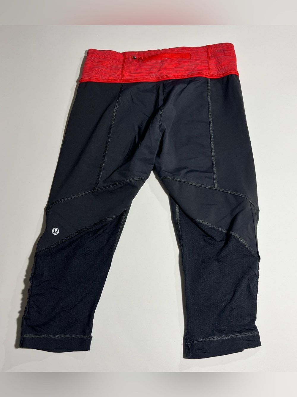 Lululemon Run For Your LIfe Crop 8 Deep Coal Gray Love Red Capri Pant Legging